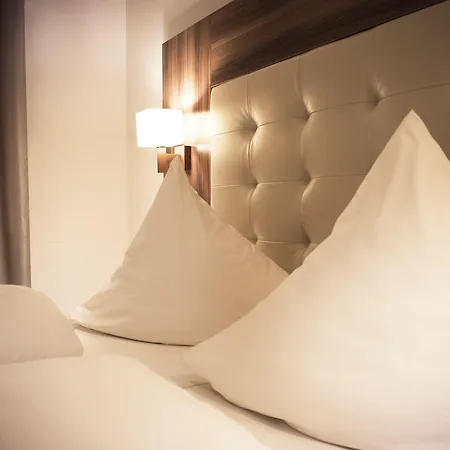 Ehranger Hof Hotel 3*